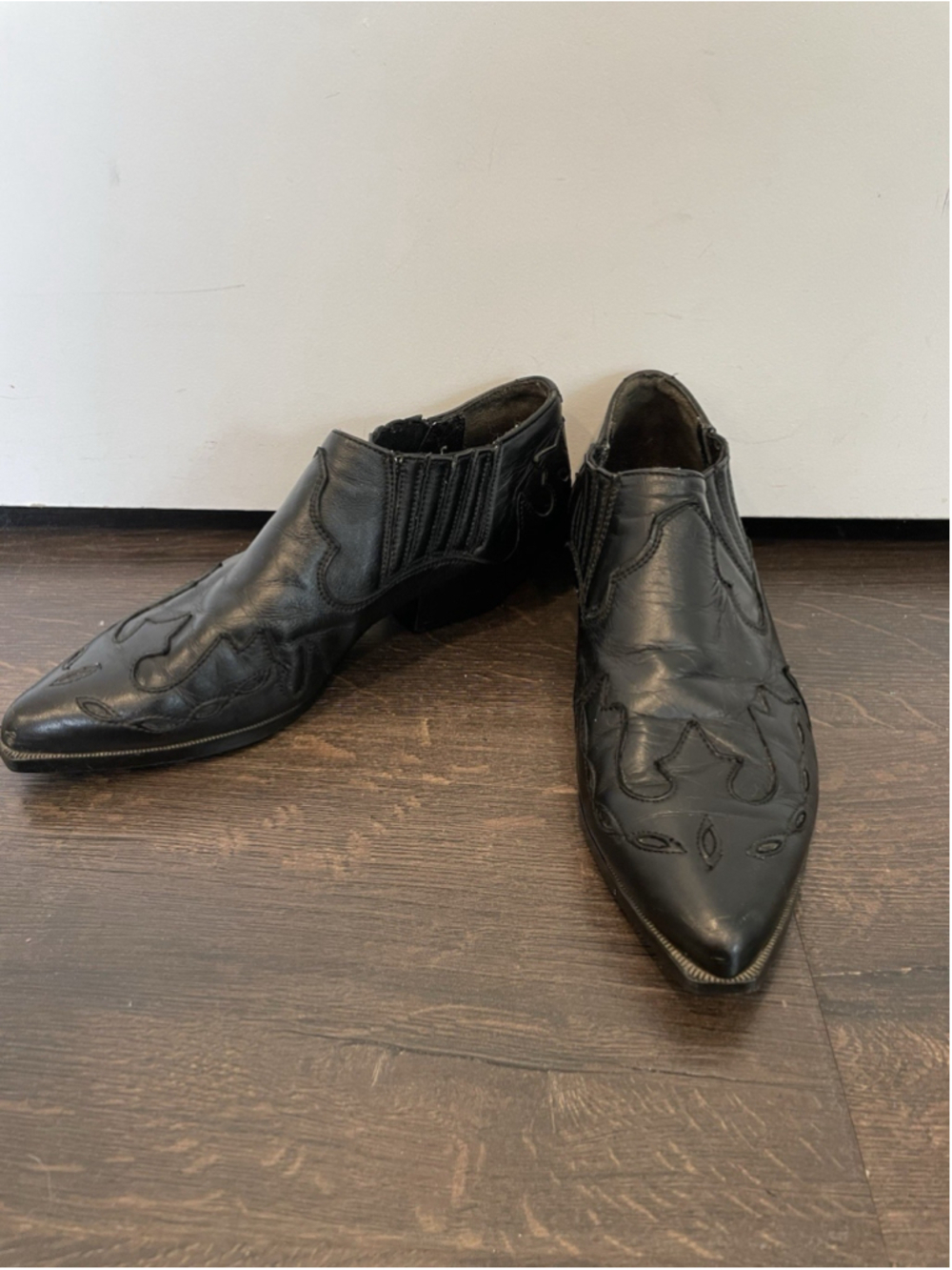 Vintage Black Leather Western Style Boho Loafer Booties Cowgirl Pointed Toe 7.5 - Picture 2 of 10